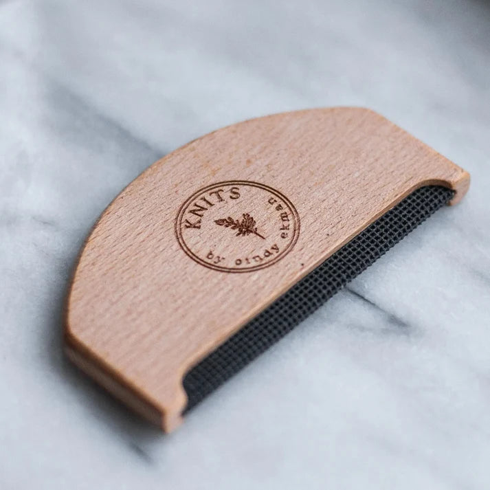Lint remover comb