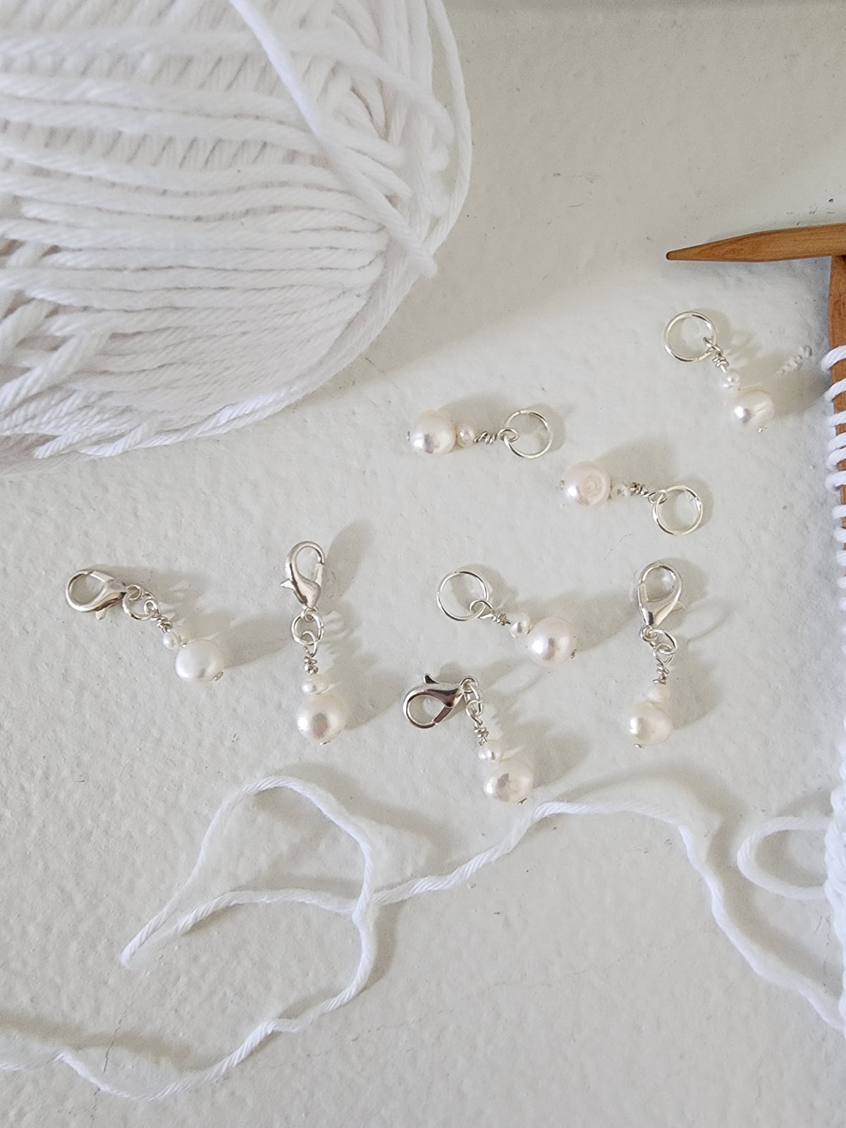 Double White Pearl Stitch Markers – Silver (4pcs)