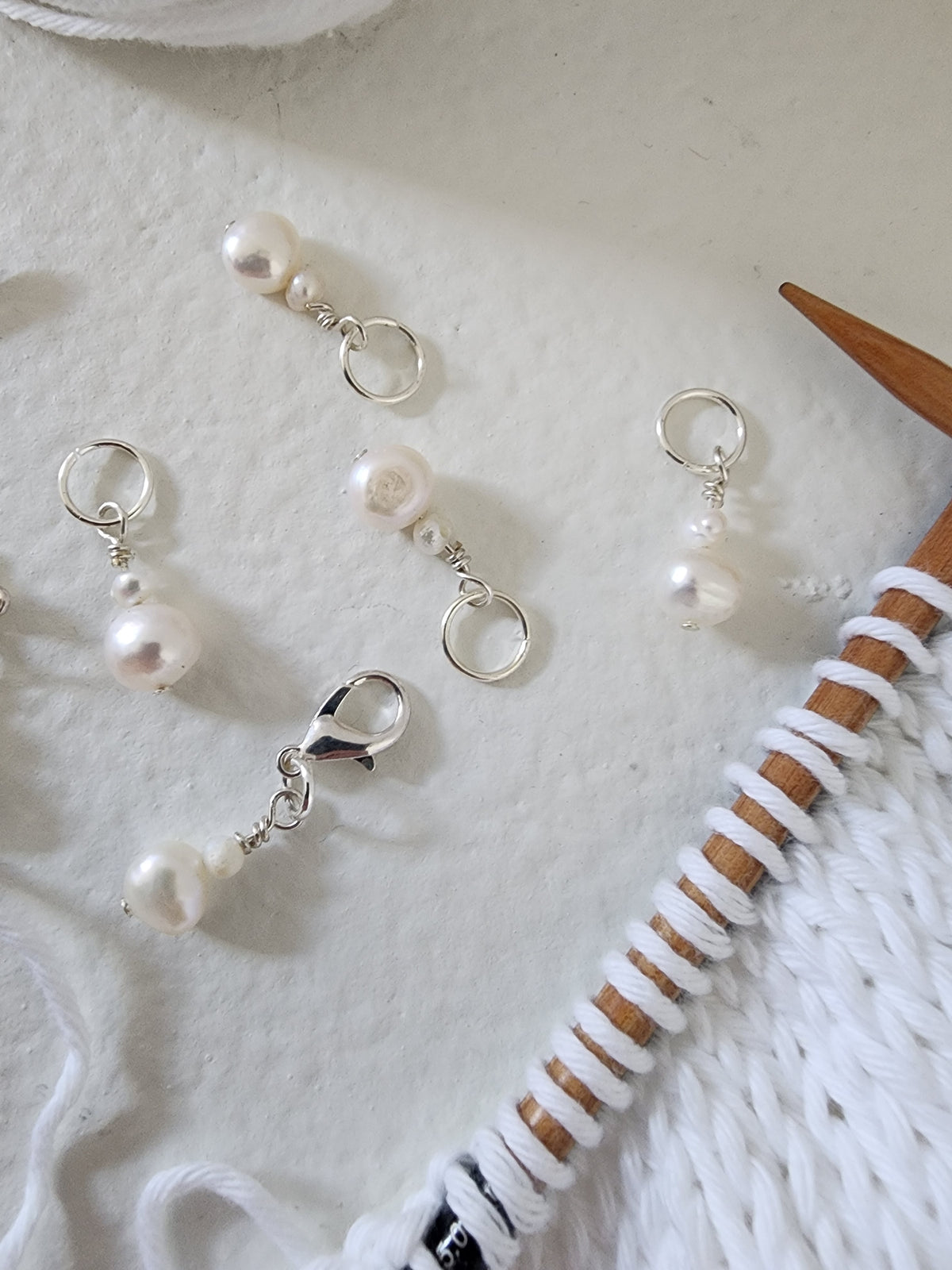 Double White Pearl Stitch Markers – Silver (4pcs)