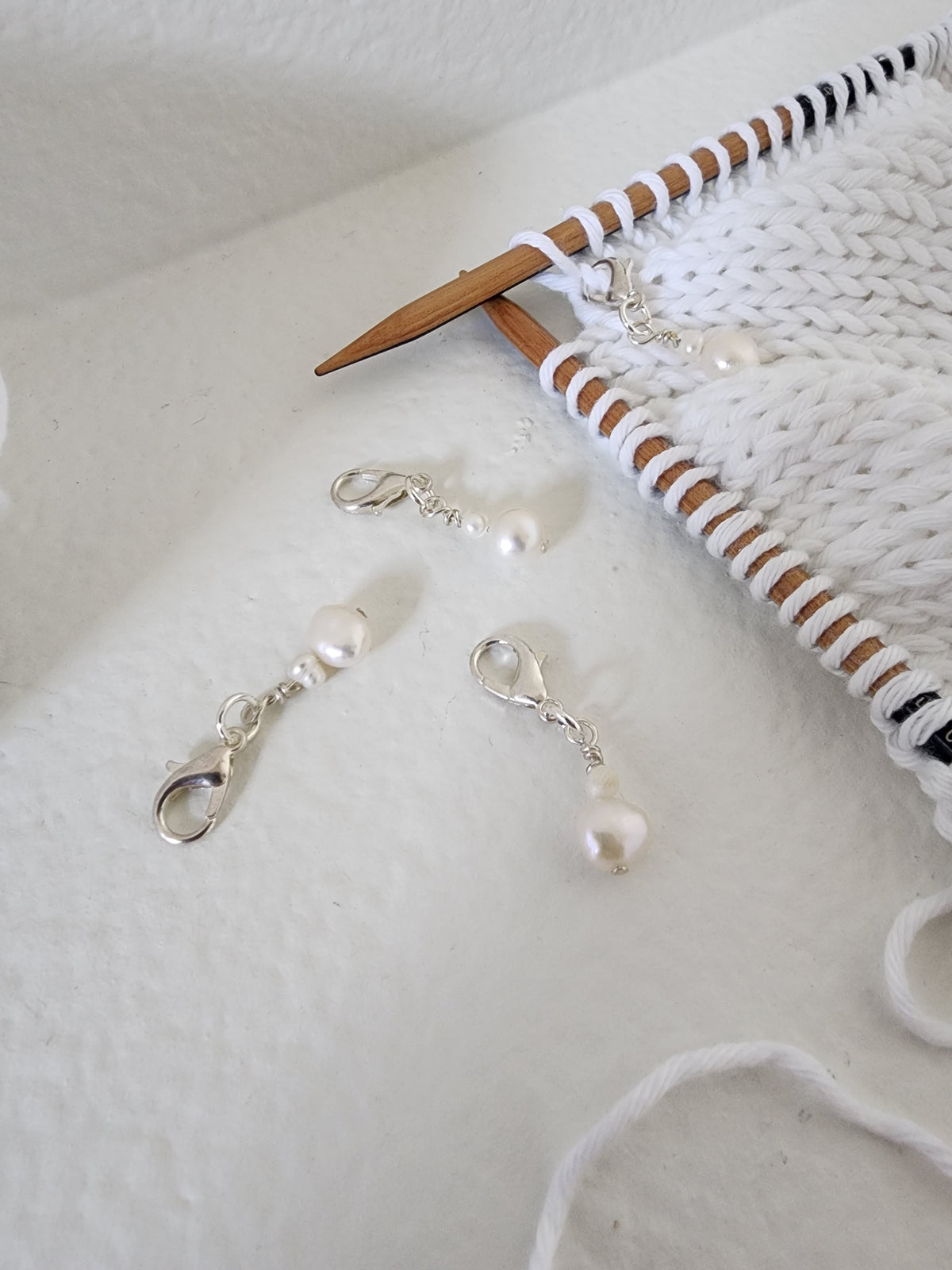 Double White Pearl Stitch Markers – Silver (4pcs)