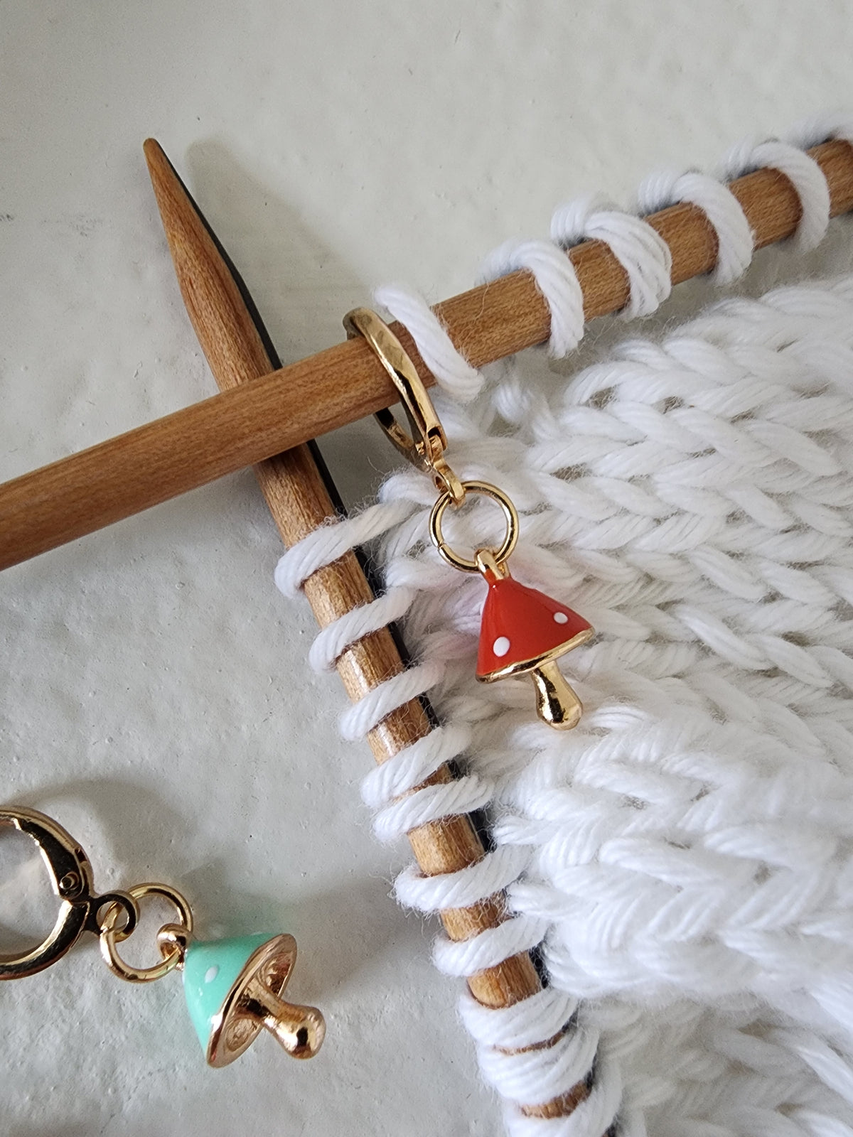 Mushroom  W/ 12 mm Clasp (4pcs)
