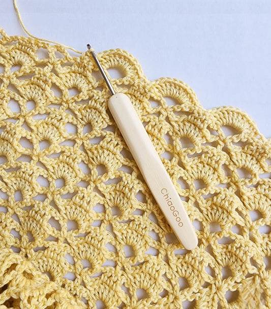 ChiaoGoo - Natural Bamboo - 5.5" Crochet Hook with Metal Head Size 8 (1.5 mm)