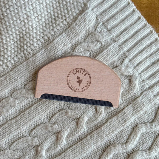 Lint remover comb